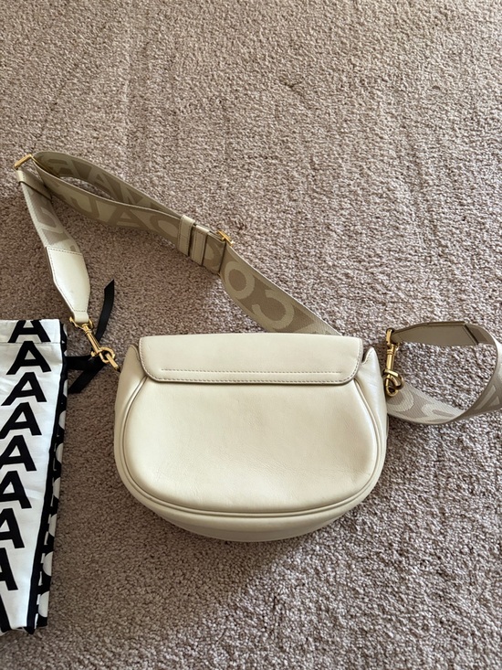 Marc Jacobs Cream Leather Saddle Crossbody with Branded Strap - Picture 5 of 8